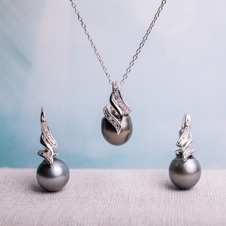 Miadora Sterling Silver Tahitian Pearl 1/10ct TDW Diamond Jewelry Set (G-H, I2-I3) (9-9.5 mm)