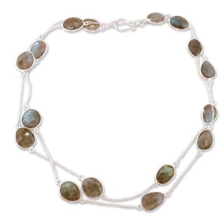 Sterling Silver 'Duduma Majesty' Labradorite Necklace (India)