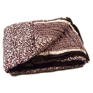 Chain Pattern Brown King-sized Quilt (India)