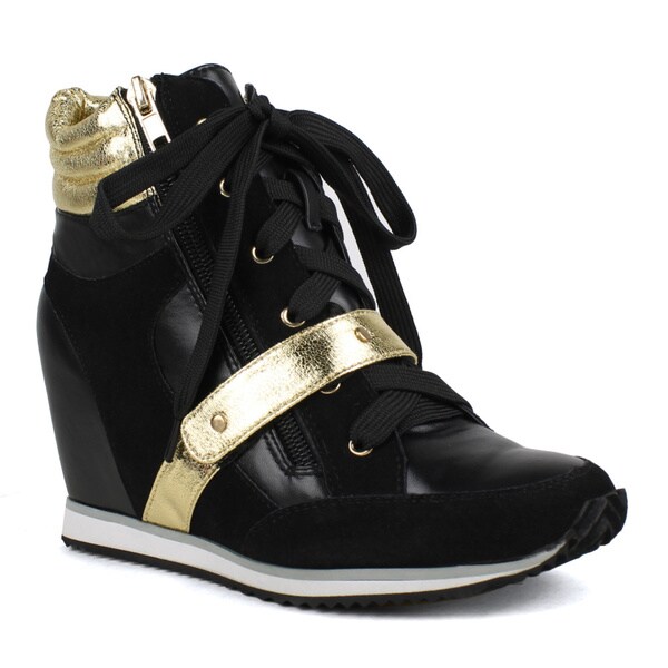 Fahrenheit Women's Pointed-toe Women's Snake Textured Sneaker