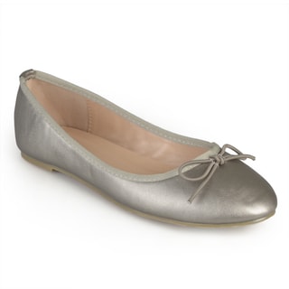 Journee Collection Women's 'Vika' Round Toe Bow Ballet Flats