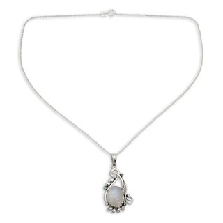 Sterling Silver 'Glamour' Moonstone Emerald Necklace (India)