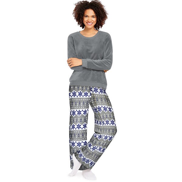 Hane's Women's Ultimate Plush Lounge Set
