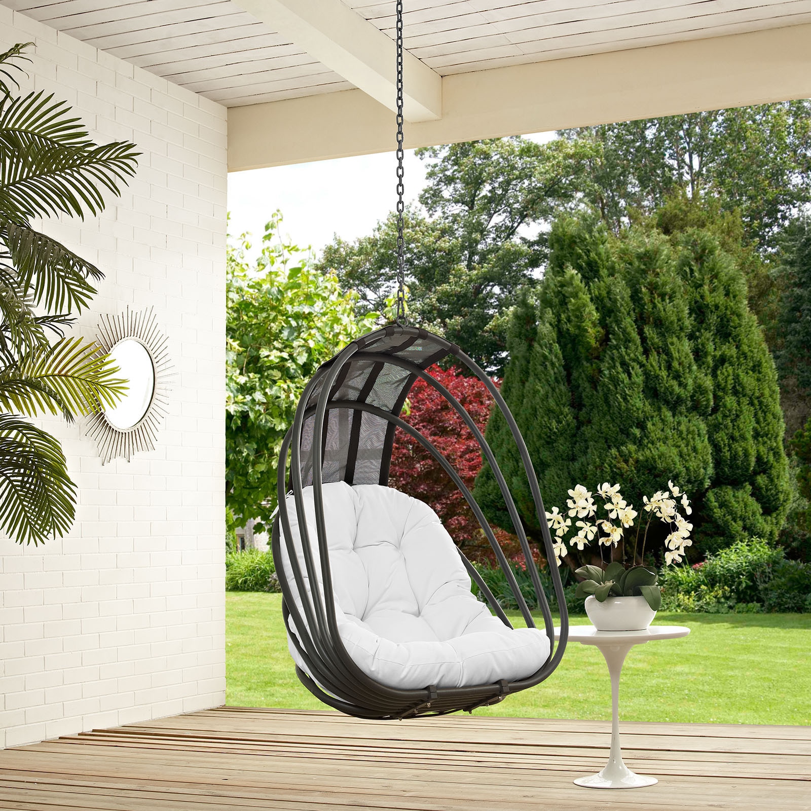 Swinging garden chair