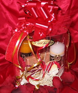 'Moulin Rouge Candle' Gift Set