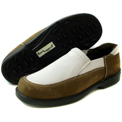 Sandbaggers Cate White on Tan Ladies' Golf Shoes