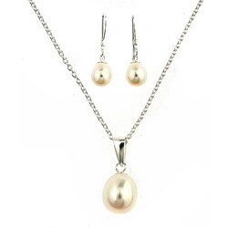 Sterling Silver Freshwater Pearl Necklace and Earring Set (6-7.5 mm)