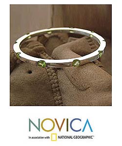 Sterling Silver Peridot 'Pristine' Bracelet (India)