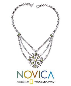 Sterling Silver 'Lime Snowflake' Peridot Necklace (Indonesia)