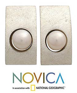Sterling Silver Pearl 'Simplicity' Earrings (Indonesia)