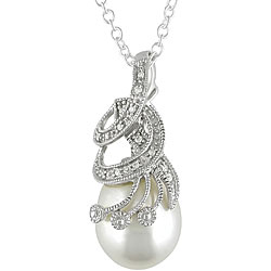 Miadora Silver Freshwater Pearl and Diamond Necklace (10-11 mm)