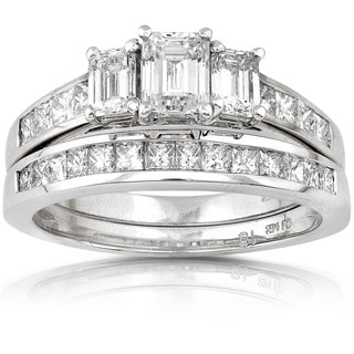 Emerald diamond wedding ring sets