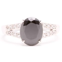 Sterling Silver Black and White Cubic Zirconia Ring (Size 7)