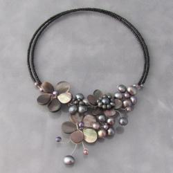 Memory Wire Black Pearl Cluster Flower Choker (Thailand)
