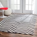 Handmade Alexa Chevron Wool Rug (5' x 8')