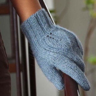 Alpaca Wool 'Grey Shadow Leaves' Gloves (Peru)-Image