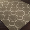 Hand-hooked Gray Maybelle Indoor/Outdoor Moroccan Trellis Rug (5' x 8')