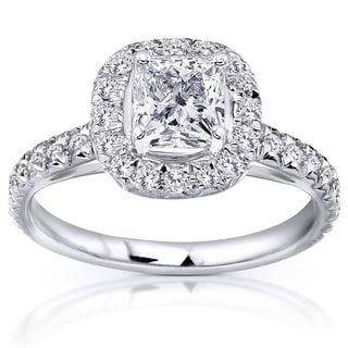 Engagement ring with one stone