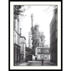 'Statue of Liberty in Paris' Framed Art