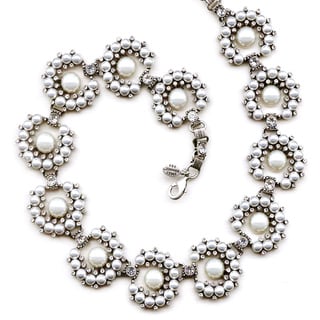 Sweet Romance White Glass Pearl Collar Necklace