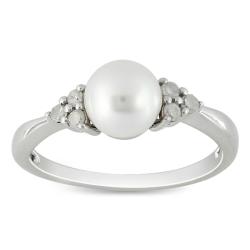 Silver White Freshwater Pearl and 1/8ct TDW Diamond Ring (H-I, I2-I3)