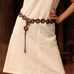 Handcrafted Coconut Shell 'Thai Circle of Love' Belt (Thailand)