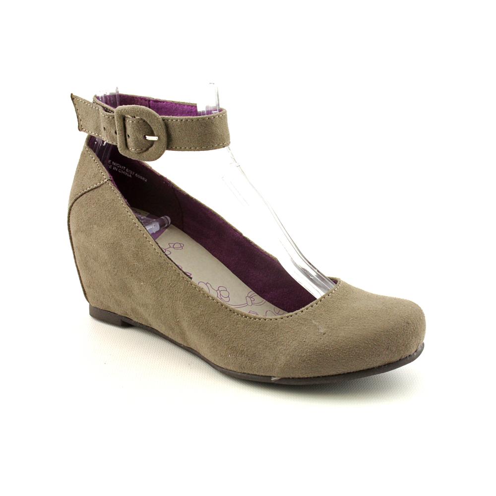 Buy dress shoes. Online shoes