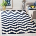 Handmade Chevron Dark Blue/ Ivory Wool Rug (4' x 6')
