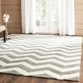 Handmade Chevron Dark Grey/ Ivory Wool Rug (8' x 10')