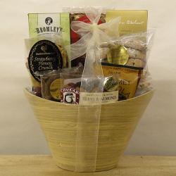 Kosherline Green Tea Delight Gift Basket.