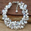 'Bridal Bouquet' White Freshwater Pearl Bracelet (5-6 mm) (Thailand)