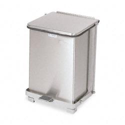Rubbermaid Defenders 7-gallon Step Can