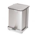 Rubbermaid Defenders 7-gallon Step Can