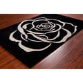 Allie Handmade White Rose Wool Rug (5' x 7'6)