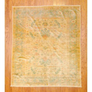 Egyptian Hand-knotted Vegetable Dye Gold/ Green Wool Rug (5'8 x 6'6)