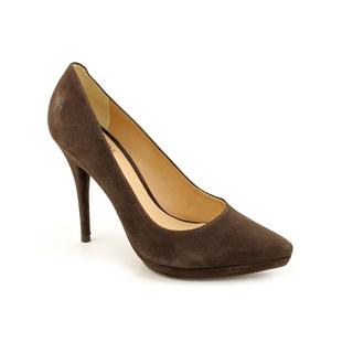 Pour La Victoire Women's 'Daina' Regular Suede Dress Shoes