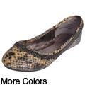 Bamboo by Journee Women's 'Justine-22' Chain Accent Snake Print Flats