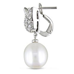 18k Gold FW Pearl and 1/2ct TDW Diamond Earrings (F-G, VS1) (10-11 mm)