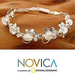Sterling Silver 'Misty Affair' Moonstone Bracelet (India)