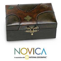 Handcrafted Leather 'Star Paths' Jewelry Box (Brazil)