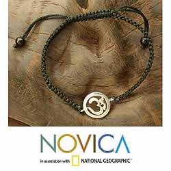 Sterling Silver Diamond Accent 'Solitary Om' Bracelet (India)