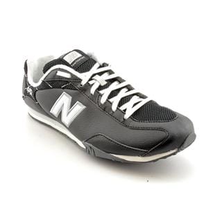New Balance Women's 'CW442' Leather Athletic Shoe - Wide (Size 5.5)