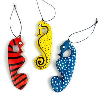Handmade Holiday Ornament Set of Three Seahorses (Mozambique)