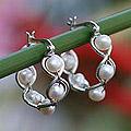 Sterling Silver 'Cloud Twist' Pearl Hoop Earrings (5 mm) (Thailand)