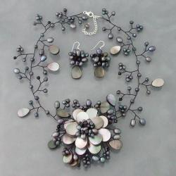 Pearl and Mother of Pearl Grey Floral Jewelry Set (3-5 mm) (Thailand)
