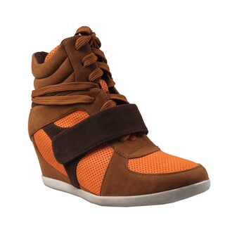 Refresh by Beston Women's 'Dakota' Camel Hidden Wedge Sneakers