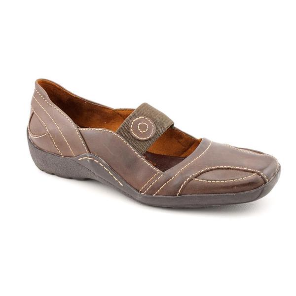 womens casual shoes in wide width