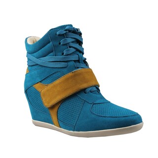 Refresh by Beston Women's 'Dakota' Hidden-wedge Sneakers