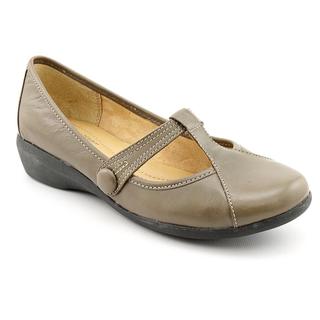 Naturalizer Women's 'Kernsy' Leather Casual Shoes - Narrow - Overstock ...