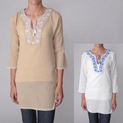 Journee Collection Junior's Floral Embroidered Tunic